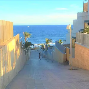 https://los-patios-tranquilos-el-medano-beach-apartment.adeje-hotels.com